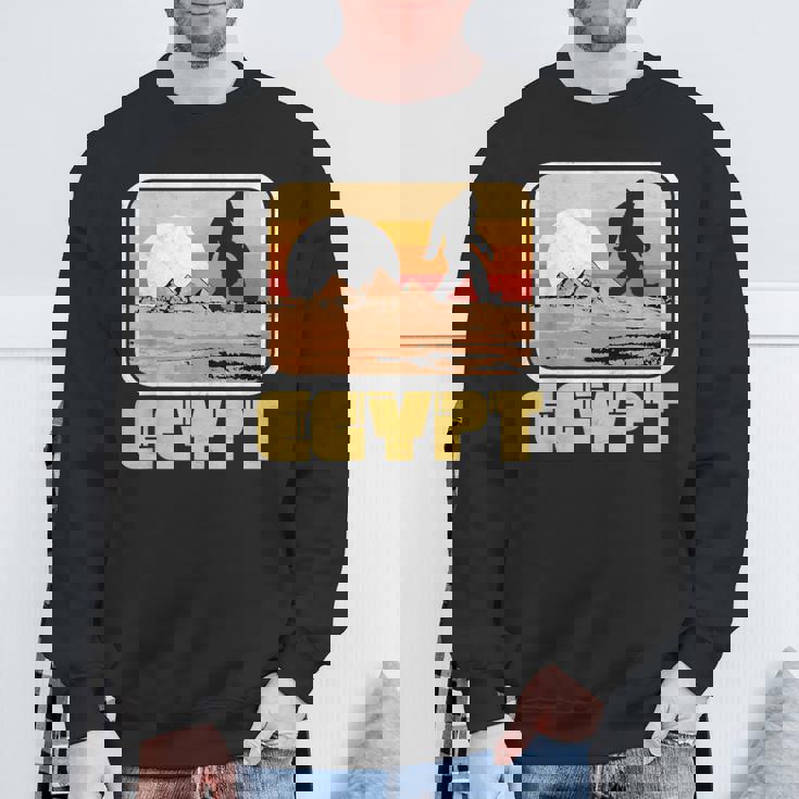 レトロ ビッグフット & ピラミッド エジプト サスカッチ グラフィック スウェットシャツ 高齢者への贈り物