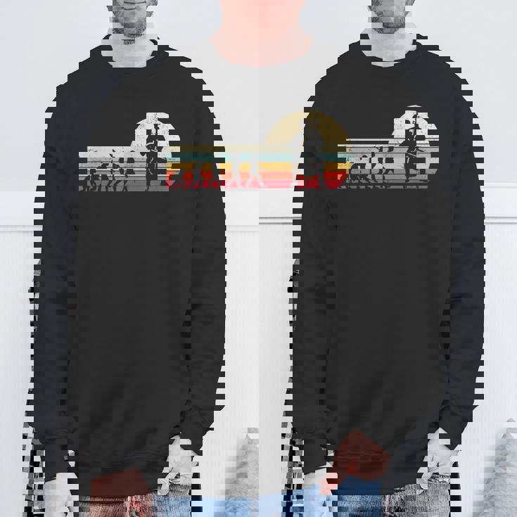 レトロなヴィンテージ チェロラバー 人間の進化 チェロ。 スウェットシャツ 高齢者への贈り物