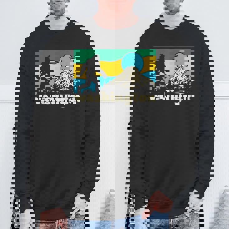 ワシントン州立大学ホームマウンテンズ ビッグフット サスカッチ イエティ ギフト スウェットシャツ 高齢者への贈り物
