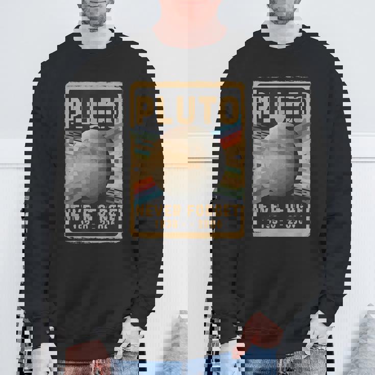 ヴィンテージ 冥王星 Never Forget 2006 天文学 天体物理学 面白い スウェットシャツ 高齢者への贈り物