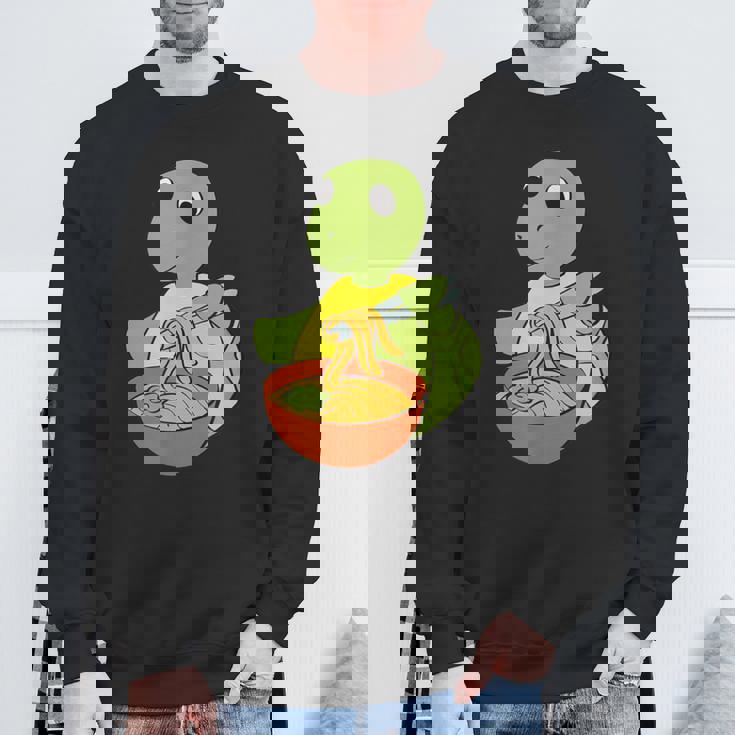 亀がラーメンを食べる 和食 スウェットシャツ 高齢者への贈り物