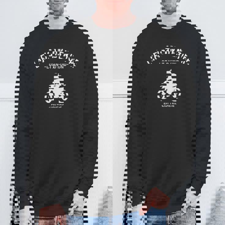 人生は冒険だ アドベンチャー バイク おしゃれ オフロード ラリー おもしろい ツーリング スウェットシャツ 高齢者への贈り物