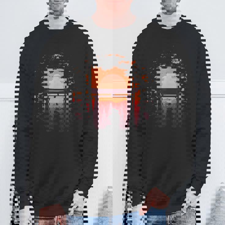 伝統的な日本の侍 日没と鳥居 スウェットシャツ 高齢者への贈り物