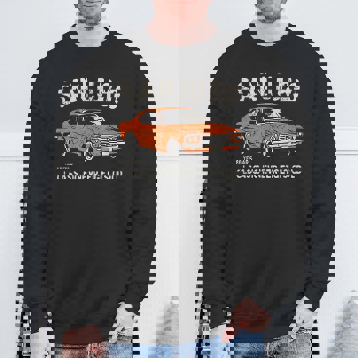 傘寿祝い 車好き お父さん 男性 クラシックカー 80歳 Classic Never Gets Old スウェットシャツ 高齢者への贈り物