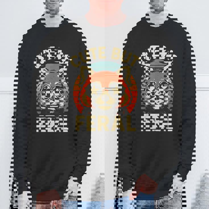 可愛いけどフェラル 面白い レトロ ビンテージ 星 シェード レッサーパンダ スウェットシャツ 高齢者への贈り物