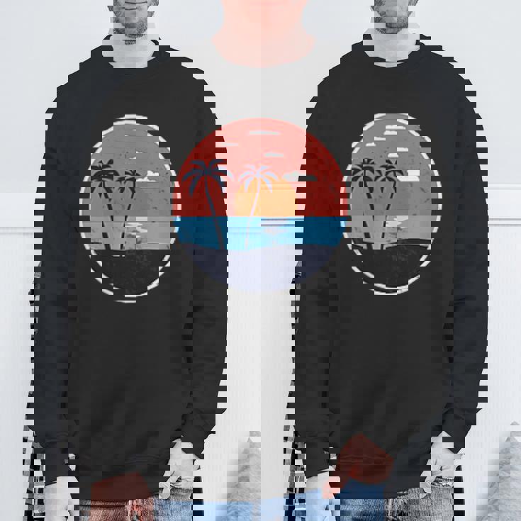 夏のビーチパームグラフィックポケットパッチバッジアイコンミニマリスト。 スウェットシャツ 高齢者への贈り物