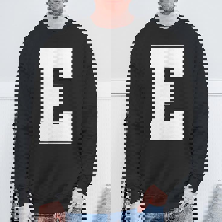 大文字 E アルファベット モノグラム イニシャル スウェットシャツ 高齢者への贈り物