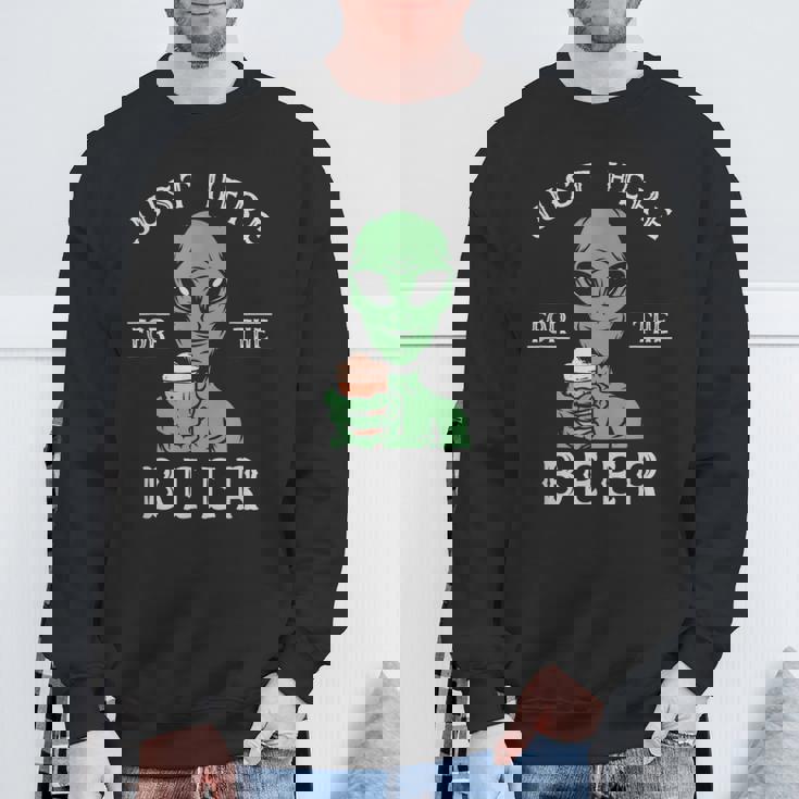 宇宙人とビール愛好家 地球外生物パーティーコスチューム スウェットシャツ 高齢者への贈り物