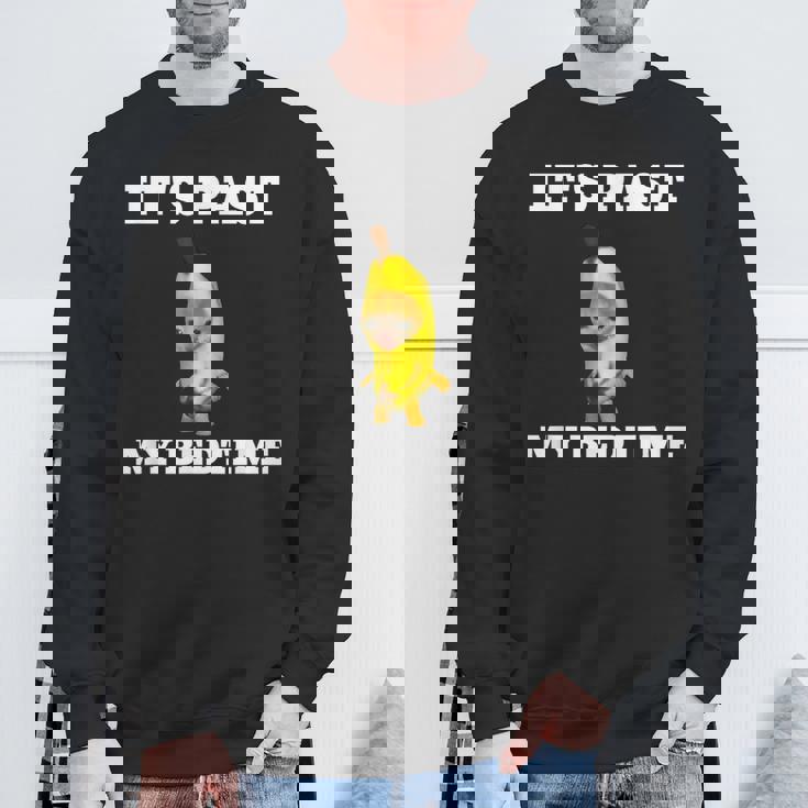 寝る時間が過ぎた面白い猫のミーム スウェットシャツ 高齢者への贈り物