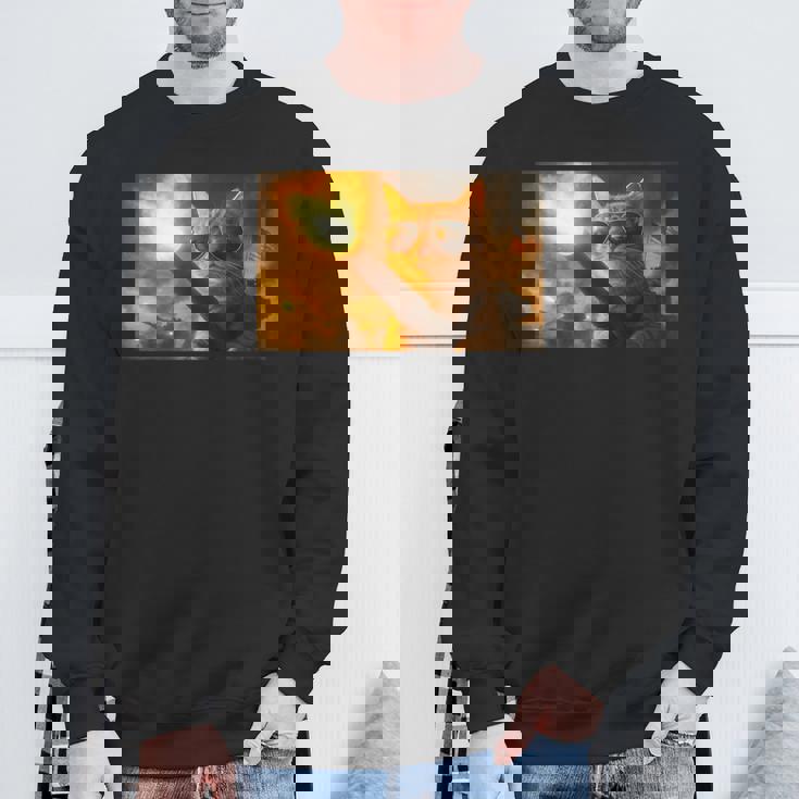 戦車砲身に猫と戦う愛国的な銃の権利 プロガン スウェットシャツ 高齢者への贈り物