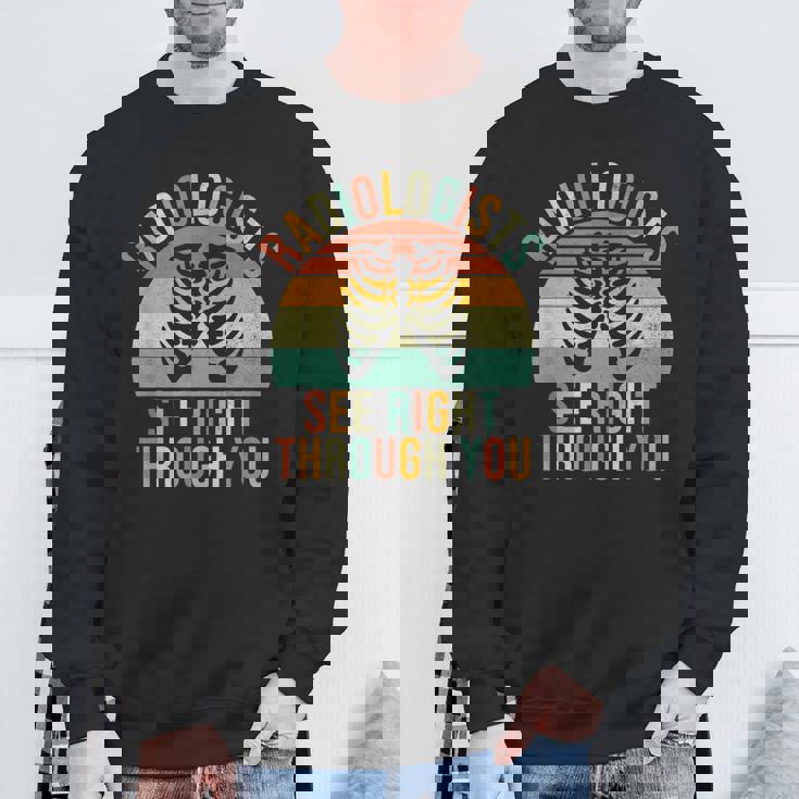 放射線科医があなたを通して見る放射線科 スウェットシャツ 高齢者への贈り物