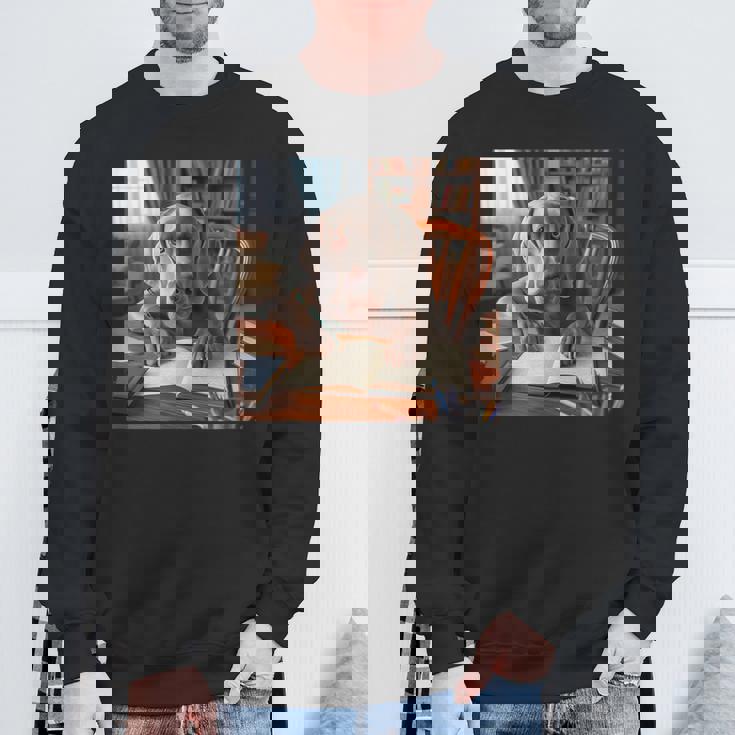 書斎でワイマラナー犬を書く詩 3 スウェットシャツ 高齢者への贈り物