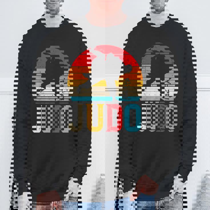 柔道投げ レトロ 日本の格闘技 柔道家 ファイター ギフト スウェットシャツ 高齢者への贈り物