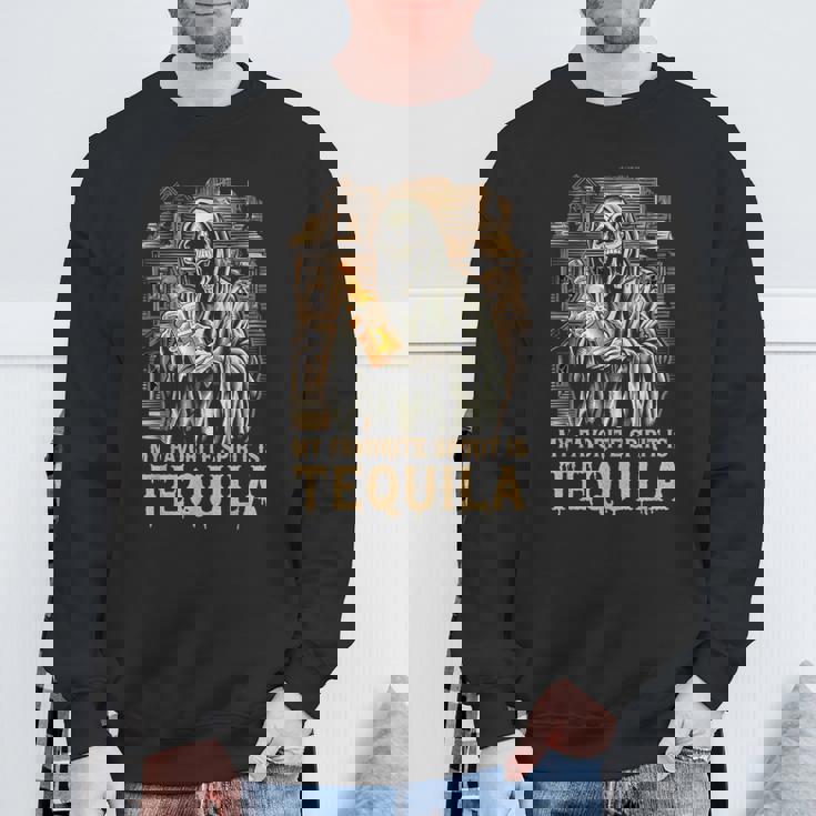 私の好きなスピリットはテキーラ ゴースト ハロウィン テキーラ スウェットシャツ 高齢者への贈り物