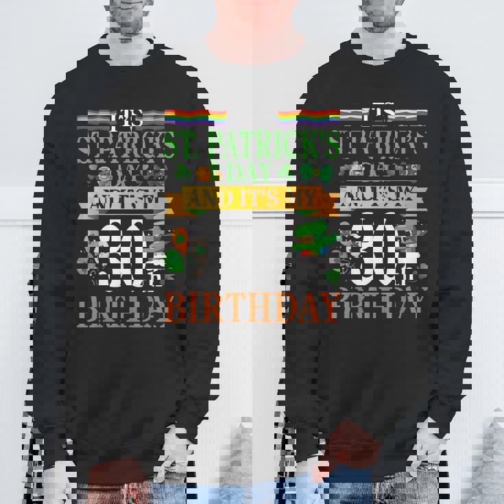 聖パトリックの日と私の30歳の誕生日 30歳 スウェットシャツ 高齢者への贈り物