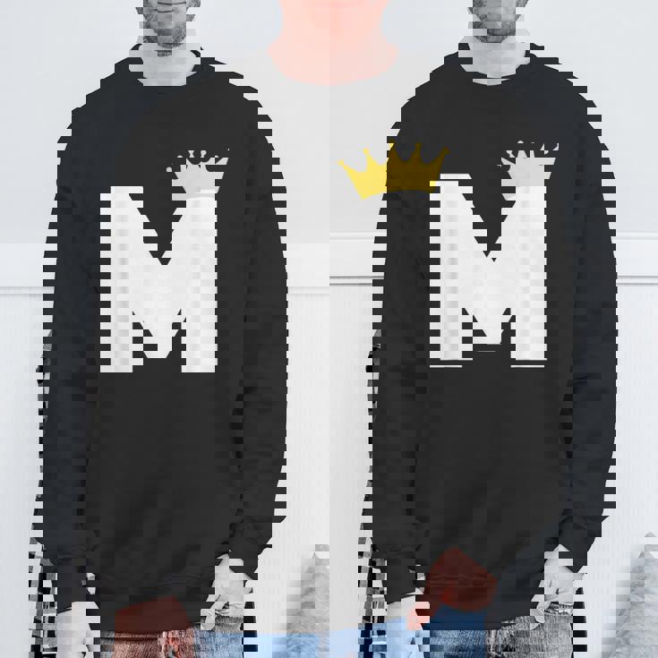 英文字 M 大文字 アルファベット モノグラム イニシャル キング クイーン クラウン スウェットシャツ 高齢者への贈り物