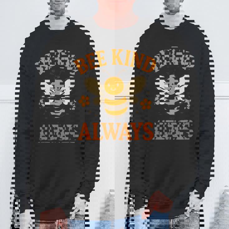 蜂はいつも優しく。先生の優しさ スウェットシャツ 高齢者への贈り物