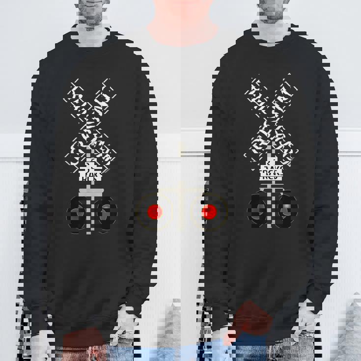 鉄道 踏切 ライト トラック 道路標識 スウェットシャツ 高齢者への贈り物