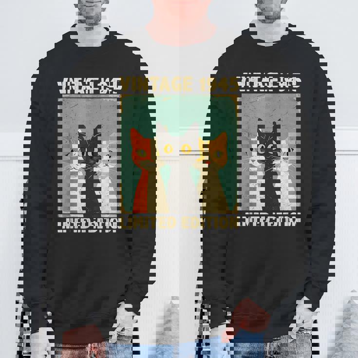 面白い 80歳 ギフト ヴィンテージ 1945 猫好き 80歳の誕生日 スウェットシャツ 高齢者への贈り物