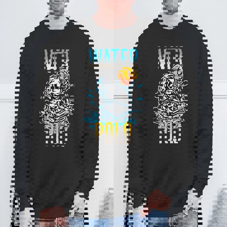 面白いスケルトン水球スポーツファン漫画スタイル スウェットシャツ 高齢者への贈り物