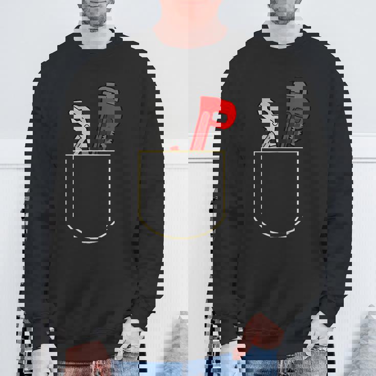 面白いパイプレンチ ポケット入り ギフト 配管工ポケット スウェットシャツ 高齢者への贈り物