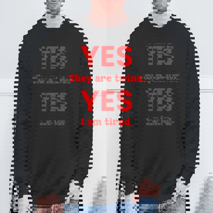 面白い双子子育てはい双子ですはい私は疲れています スウェットシャツ 高齢者への贈り物