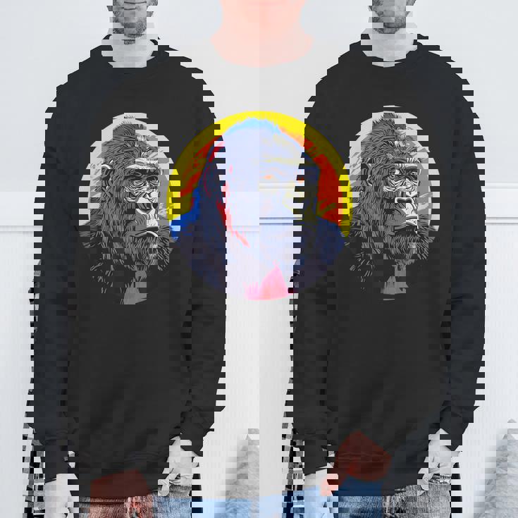 鮮やかなゴリラのイラスト、大胆な色。 スウェットシャツ 高齢者への贈り物