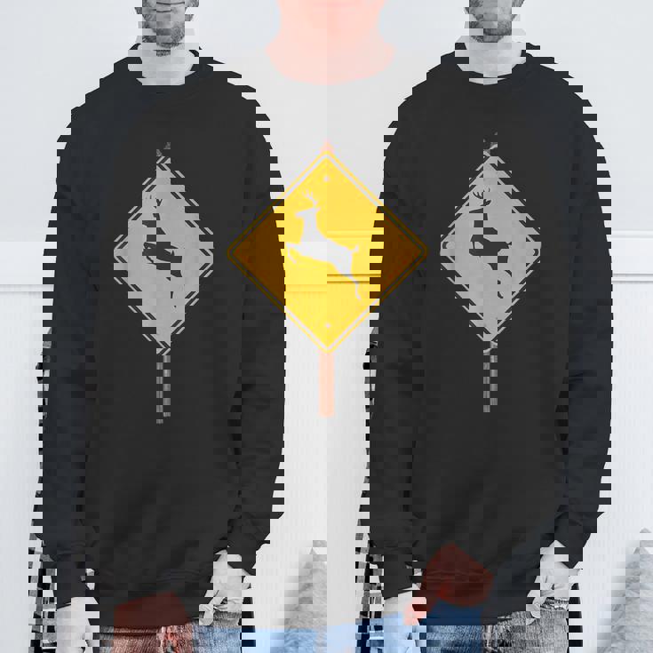 鹿を渡る道路標識コスチューム スウェットシャツ 高齢者への贈り物