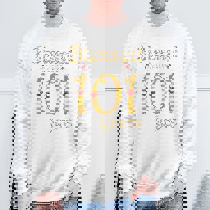 101歳の101歳の誕生日パーティの女王に祝福 長袖tシャツ スウェットシャツ 高齢者への贈り物