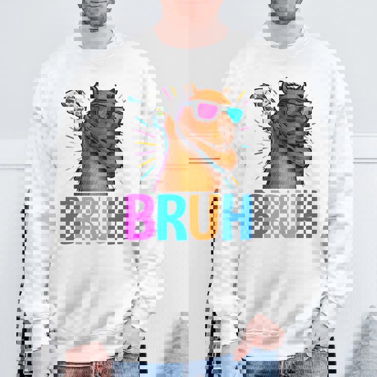 Capybara Gamer Meme Cool Gaming Humor Animal Lover 長袖tシャツ スウェットシャツ 高齢者への贈り物