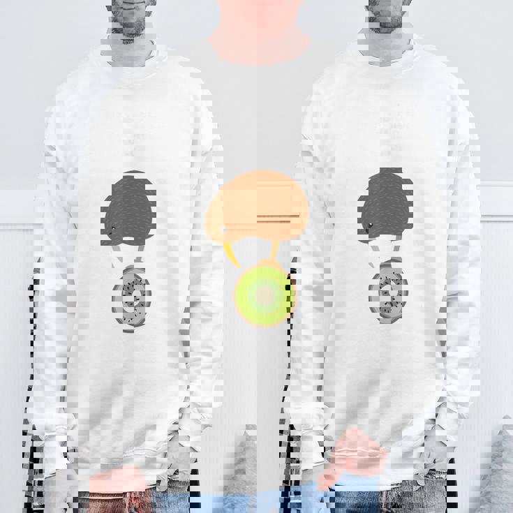 Kiwi Bird Evolution 面白いキウイフルーツパンギフトtシャツ スウェットシャツ 高齢者への贈り物