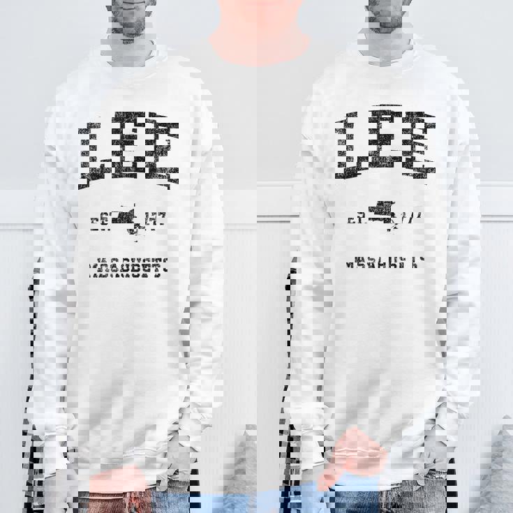 Lee Massachusetts Ma ビンテージ スポーツ デザイン ブラックプリント スウェットシャツ 高齢者への贈り物