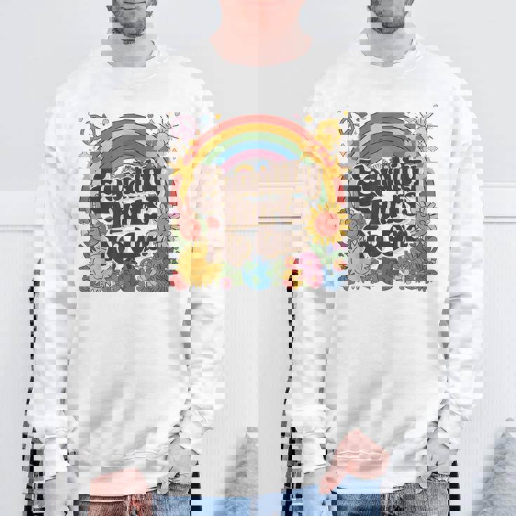 Lgbtqの平等は誰もプライドを傷つけない 人権 レインボープライド スウェットシャツ 高齢者への贈り物