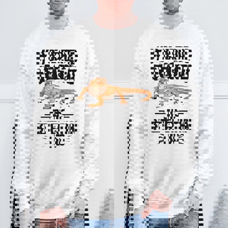 My Bearded Dragon Eats Better Than I Do トカゲ爬虫類 スウェットシャツ 高齢者への贈り物