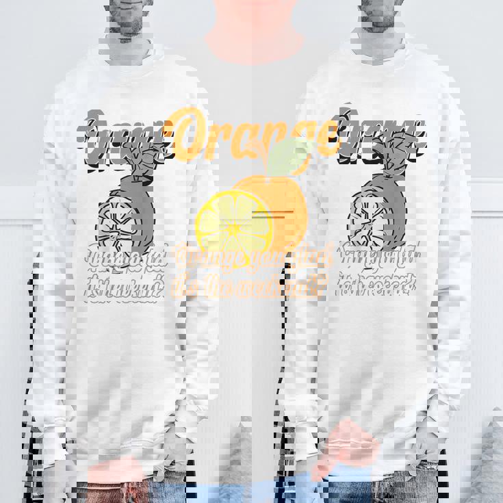 Orange You Glad It's The Weekend Fun Citrus Fruit Back スウェットシャツ 高齢者への贈り物