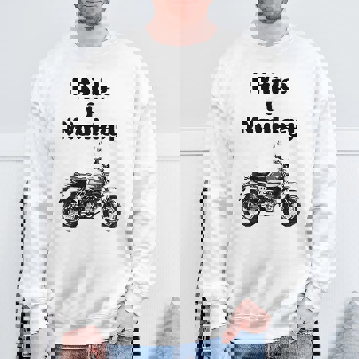 I Ride A Monkey オートバイ ミニバイクシャツ スウェットシャツ 高齢者への贈り物