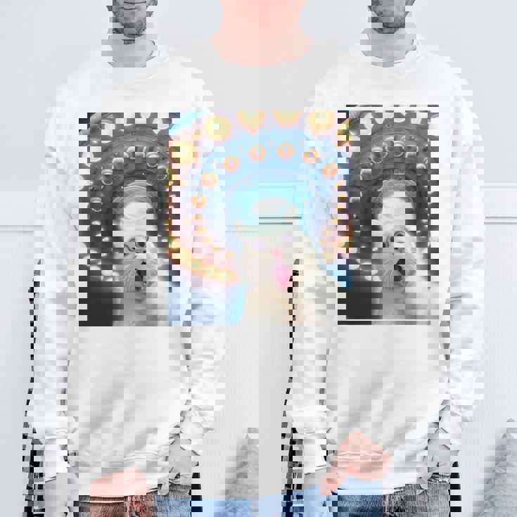 Ufo エイリアンフライングソーサー付き面白い白猫愛好家セルフィー 長袖tシャツ スウェットシャツ 高齢者への贈り物