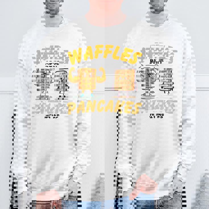 Waffles Are Just Pancakes With Abs Breakfast ワッフル愛好家 スウェットシャツ 高齢者への贈り物