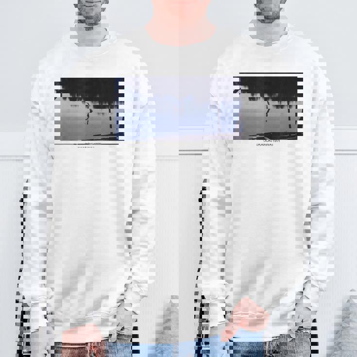 「犬神家の一族」逆さ足ショット スウェットシャツ 高齢者への贈り物