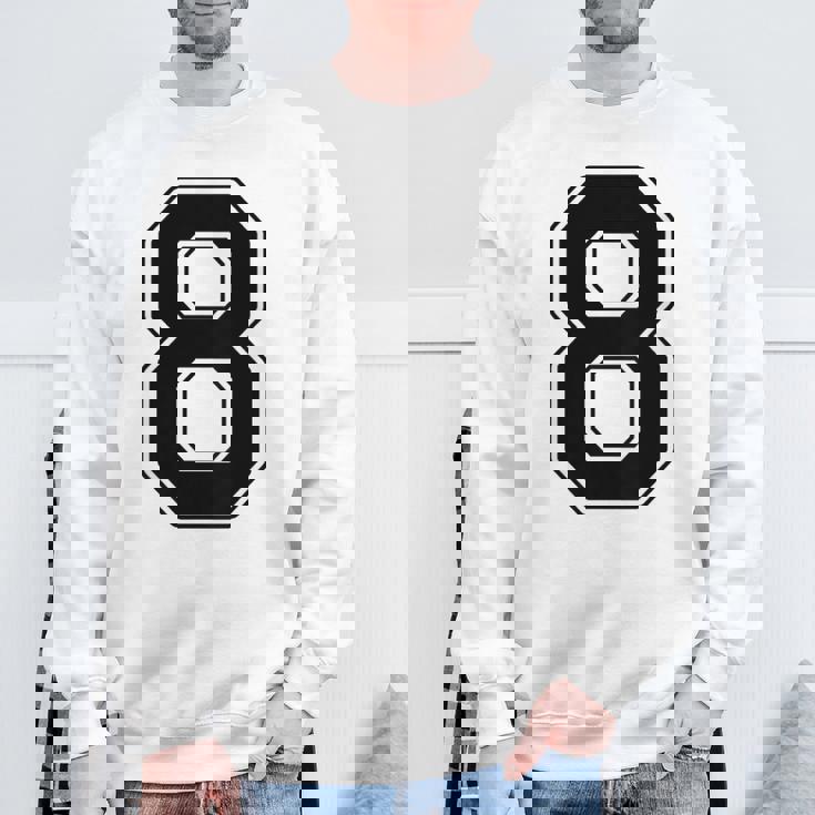 【バックプリント・背中側】8 数字 背番号 ユニフォーム ナンバー【ブラック／黒 の文字】スポーツ 練習着 部活 スウェットシャツ 高齢者への贈り物