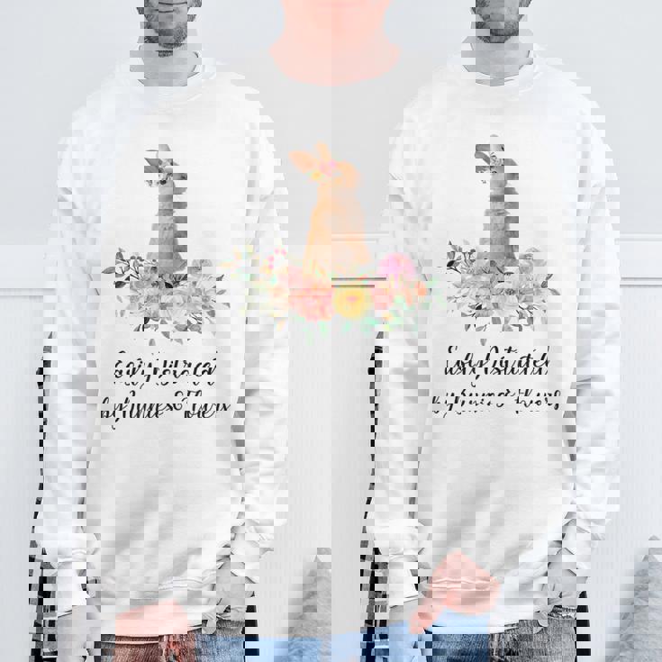 うさぎと花に気が散りやすい ウサギ かわいいウサギ スウェットシャツ 高齢者への贈り物