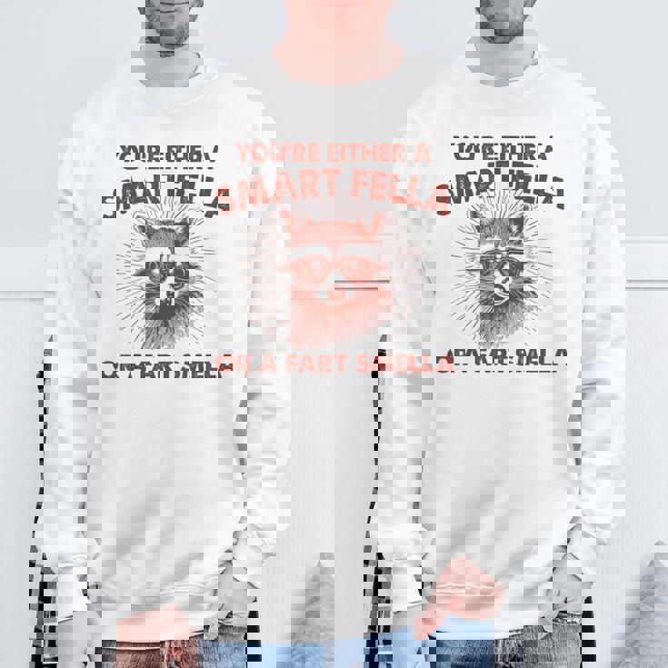お前は利口なやつかおなら臭いのどっちかだ スウェットシャツ 高齢者への贈り物