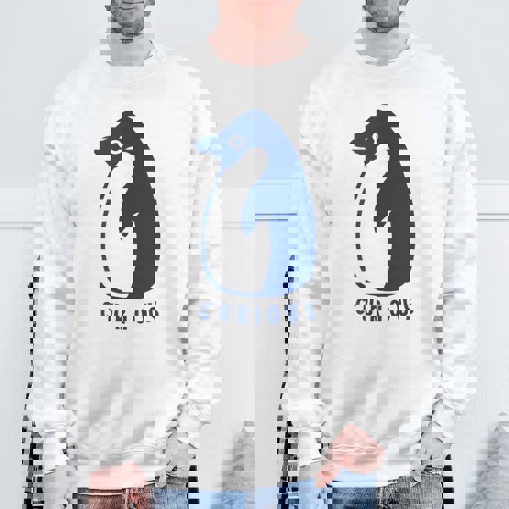 かわいいアデリーペンギン、学習者や探検家のためのミニマルアート。 スウェットシャツ 高齢者への贈り物