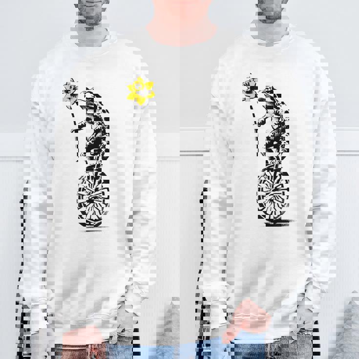 かわいい面白いカエルの一輪車 スウェットシャツ 高齢者への贈り物