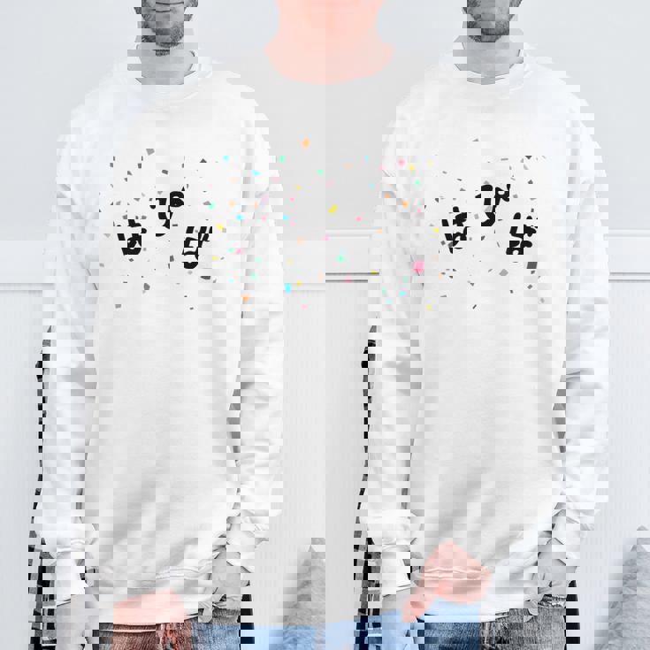 はぴば 誕生日 記念 誕生会 パーティー おめでとう バースデー ハッピーバースデー ハピバ 紙吹雪 主人公 主役 ネタ スウェットシャツ 高齢者への贈り物