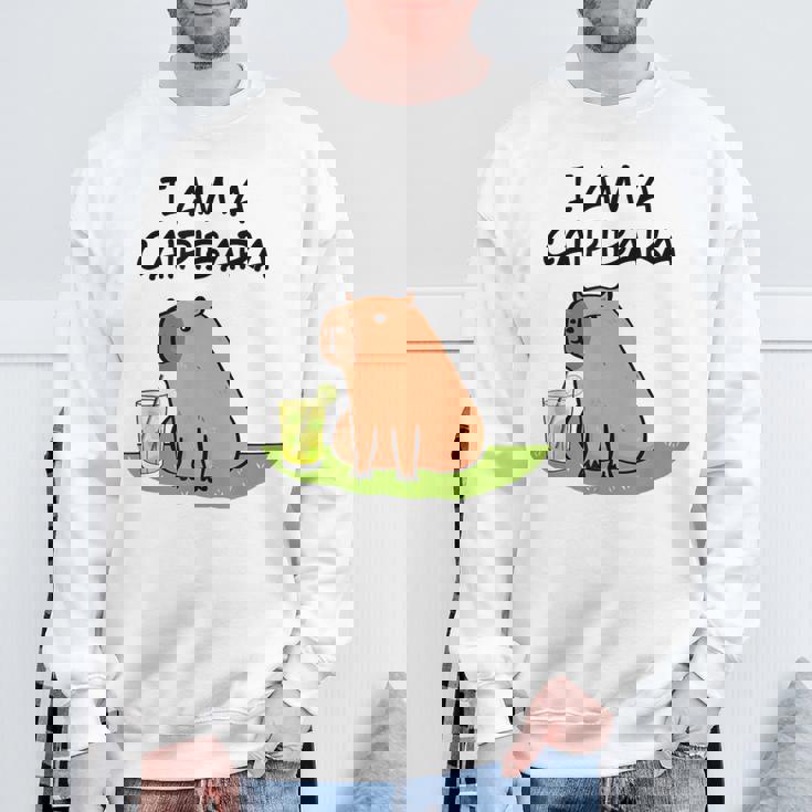 アイ・アム・ア・カイピバラ～カイピリーニャ・カクテル好きのカピバラ～ スウェットシャツ 高齢者への贈り物