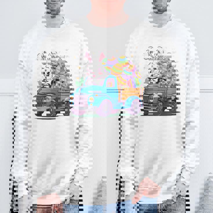 イースタートラッカー-面白いイースターバニーボーイズイースターネストトラック 長袖tシャツ スウェットシャツ 高齢者への贈り物