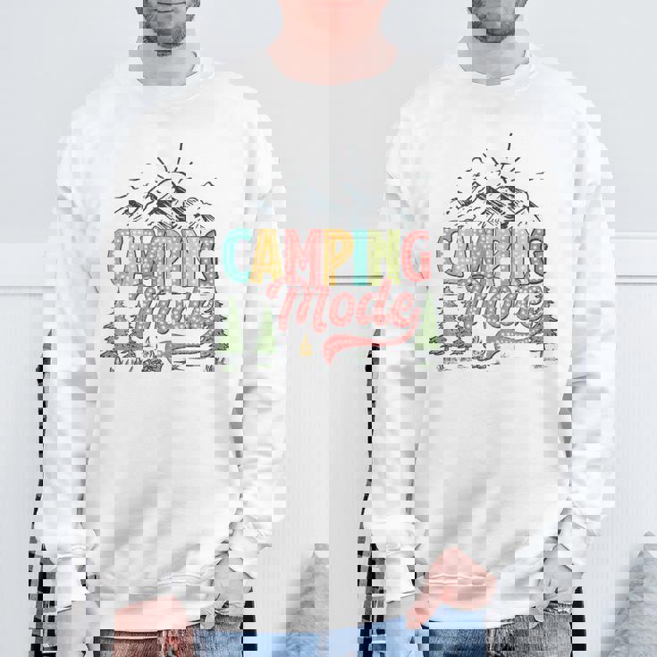 キャンプモード おもしろキャンパー 自然愛好家 スカウト ハローサマー スウェットシャツ 高齢者への贈り物