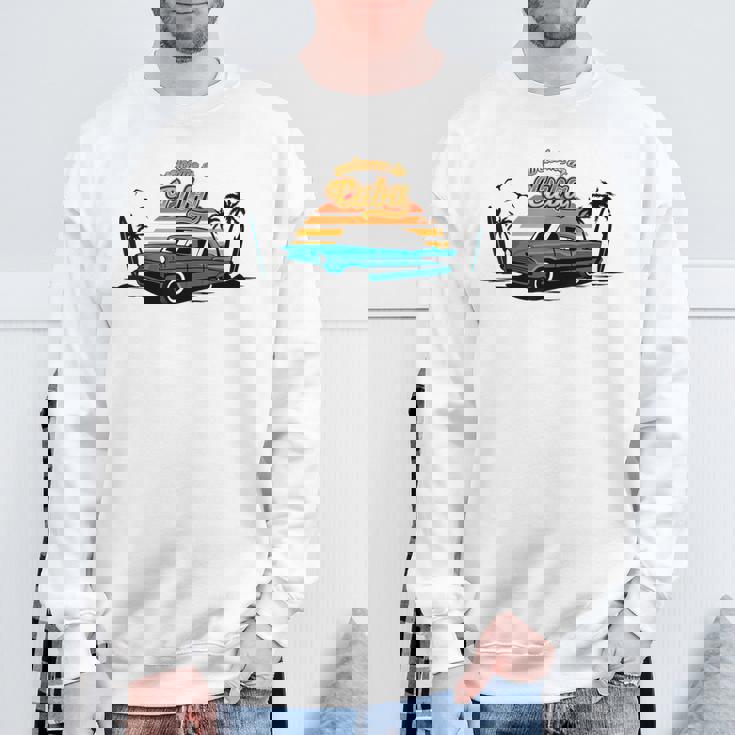 キューバ ヴィンテージカー ラム酒 葉巻 ビーチ 夕日 サーフボード ヤシの木 ハバナ ギフト お土産 太陽 カリブ海 スウェットシャツ 高齢者への贈り物