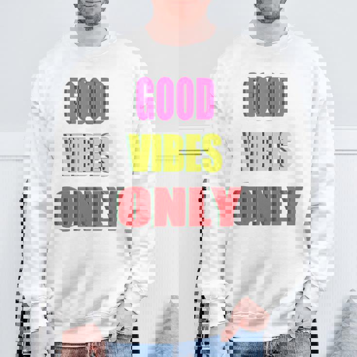 グッド・バイブス・オンリー 長袖tシャツ スウェットシャツ 高齢者への贈り物